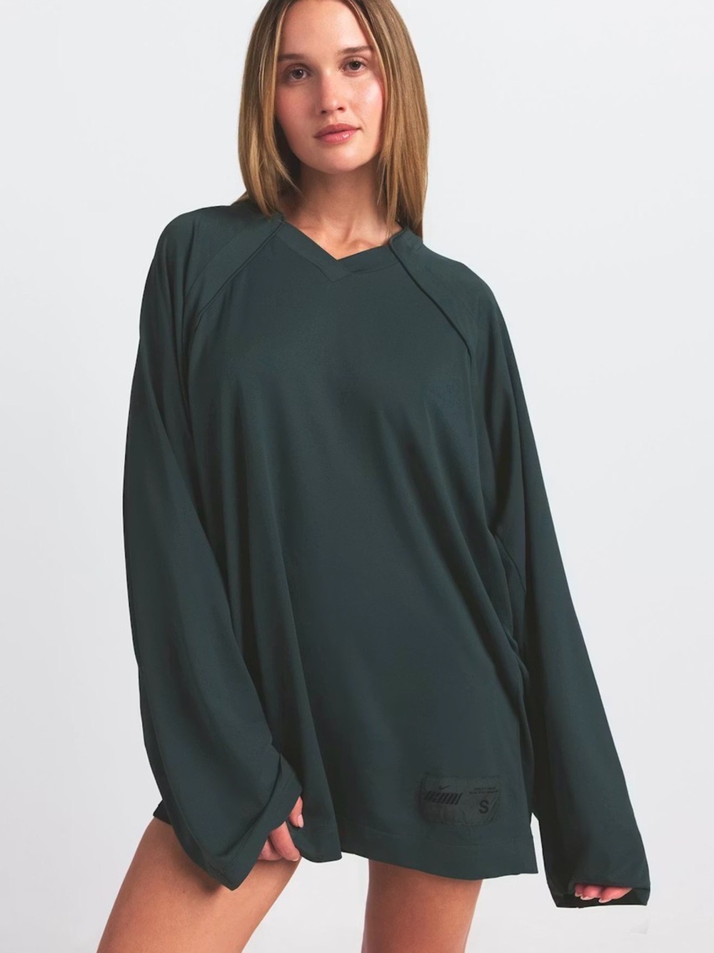 NikeSKIMS Airy V-NECK OVERSIZED LONG SLEEVE TOP